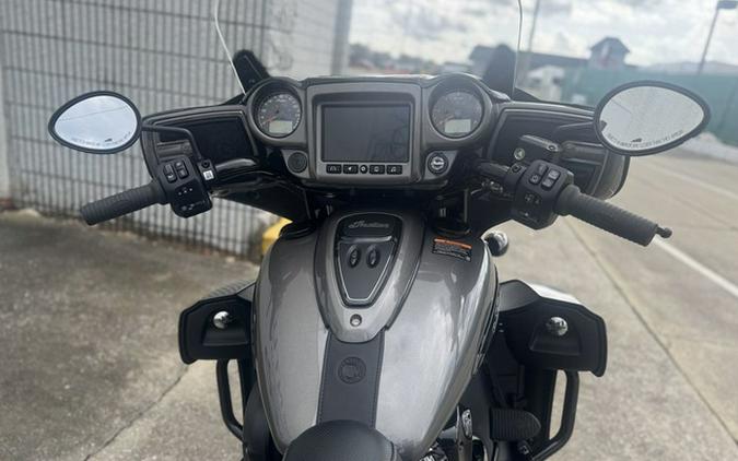 2025 Indian Roadmaster Dark Horse W/Powerband Audio Heavy Me