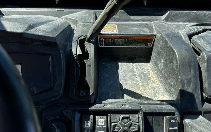 2023 Can-Am Defender XT HD10