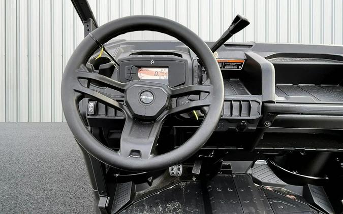 2026 Can-Am SSV DEF DPS 62 HD7 CA 26 DPS HD7