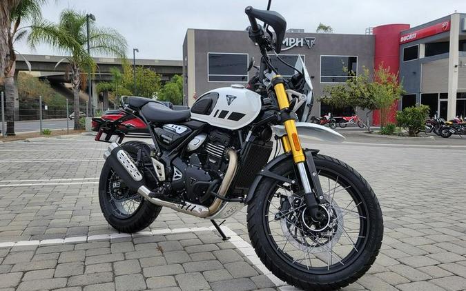 2026 Triumph Scrambler 400 XC Vanilla White