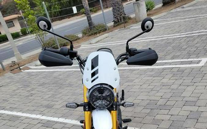 2026 Triumph Scrambler 400 XC Vanilla White