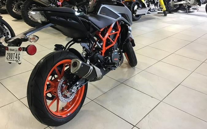 2022 KTM Duke 390