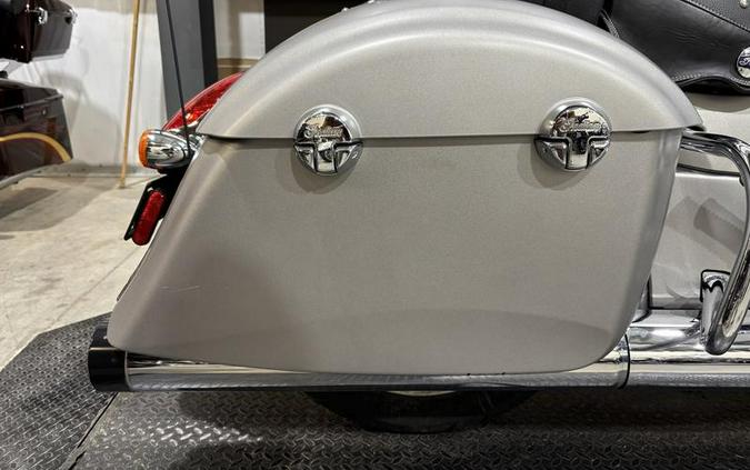 2016 Indian Motorcycle® Chieftain® Silver Smoke