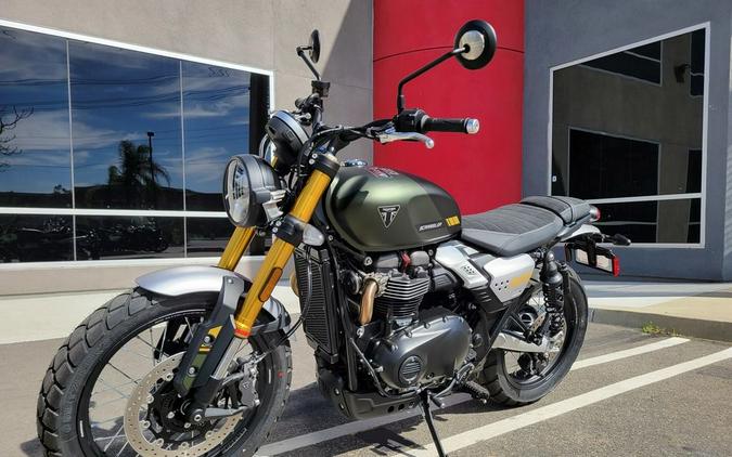 2026 Triumph Scrambler 900 Matt khaki green