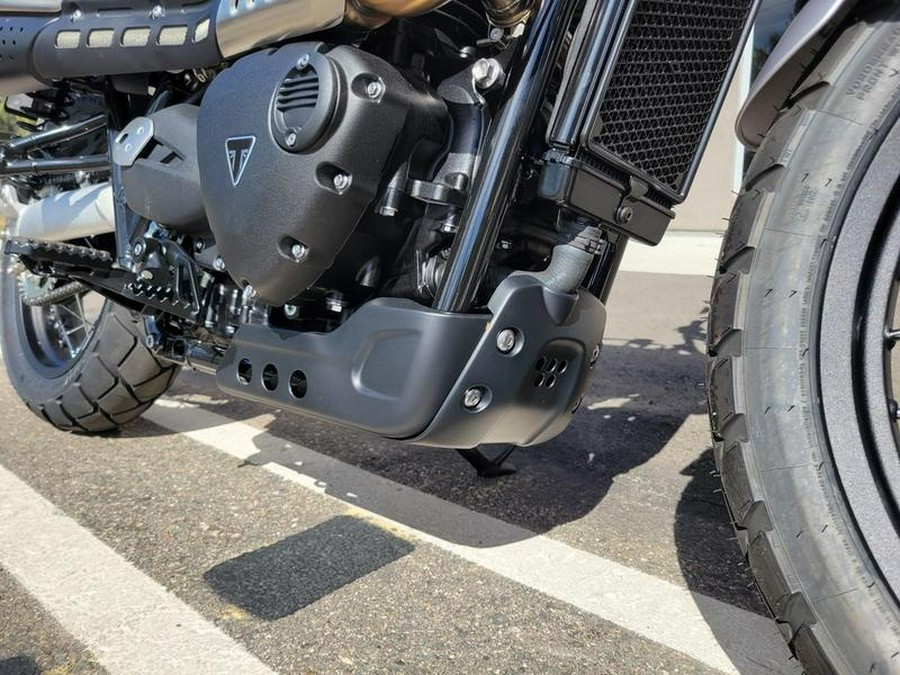 2026 Triumph Scrambler 900 Matt khaki green