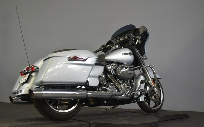 2023 Harley-Davidson Street Glide Atlas Silver Metallic