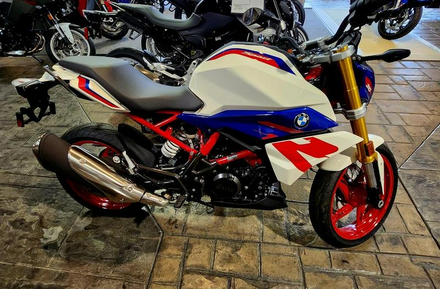 2023 BMW G 310R Polar white/ Racing Blue Metallic