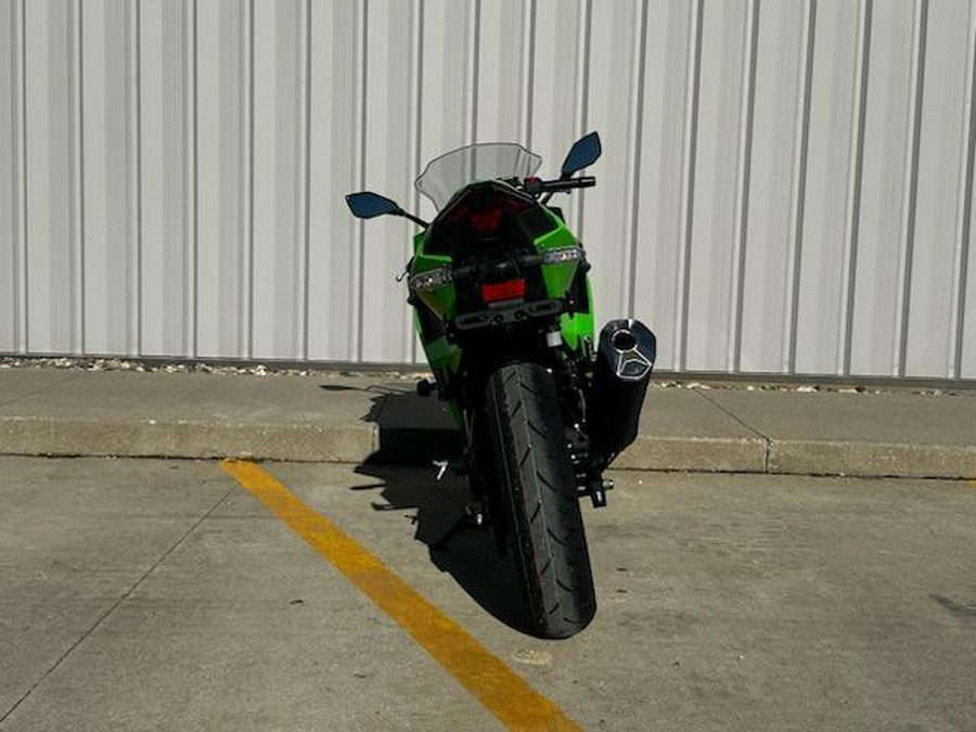 2025 Kawasaki Ninja® 500 KRT Edition SE ABS