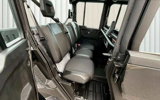 2026 Can-Am SSV DEF MAX XTCAB 65 HD11 BK HB 26 XT CAB HD11