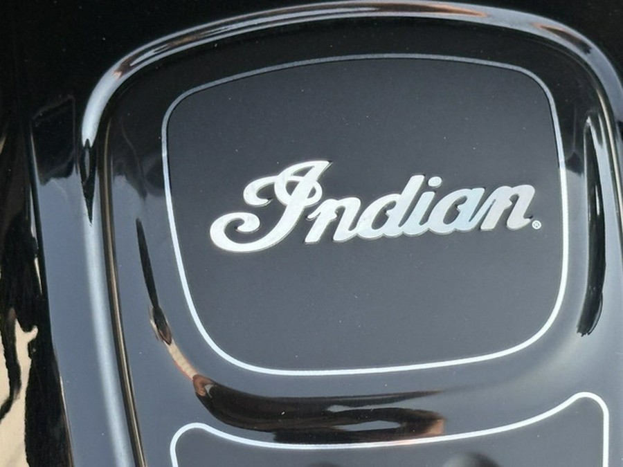 2024 Indian Roadmaster Dark Horse W/Powerband Audio Package Maroon Metallic