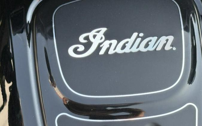 2024 Indian Roadmaster Dark Horse W/Powerband Audio Package Maroon Metallic