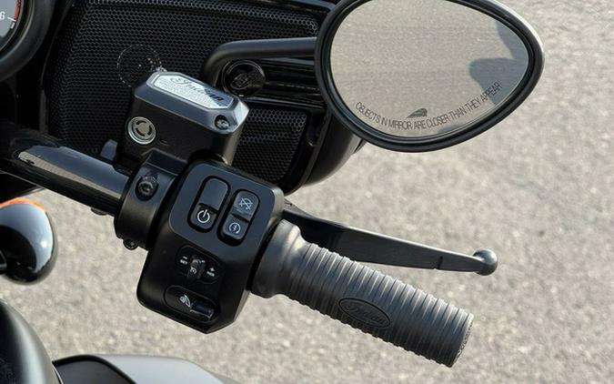 2024 Indian Roadmaster Dark Horse W/Powerband Audio Package Maroon Metallic