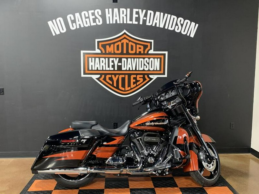 2017 Harley-Davidson® FLHXSE - CVO™ Street Glide®