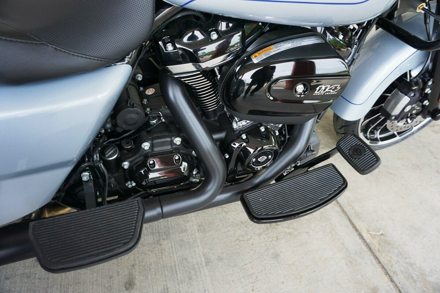 2024 Harley-Davidson Road Glide 3 Atlas Silver Metallic - Black Finish