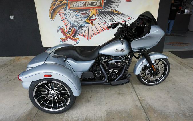 2024 Harley-Davidson Road Glide 3 Atlas Silver Metallic - Black Finish