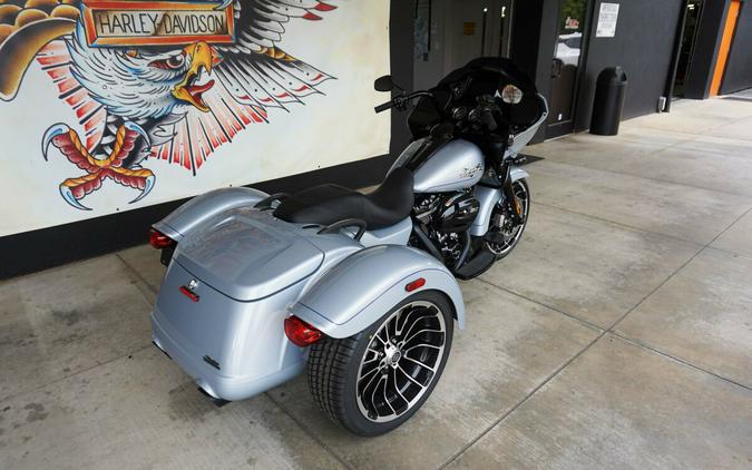 2024 Harley-Davidson Road Glide 3 Atlas Silver Metallic - Black Finish