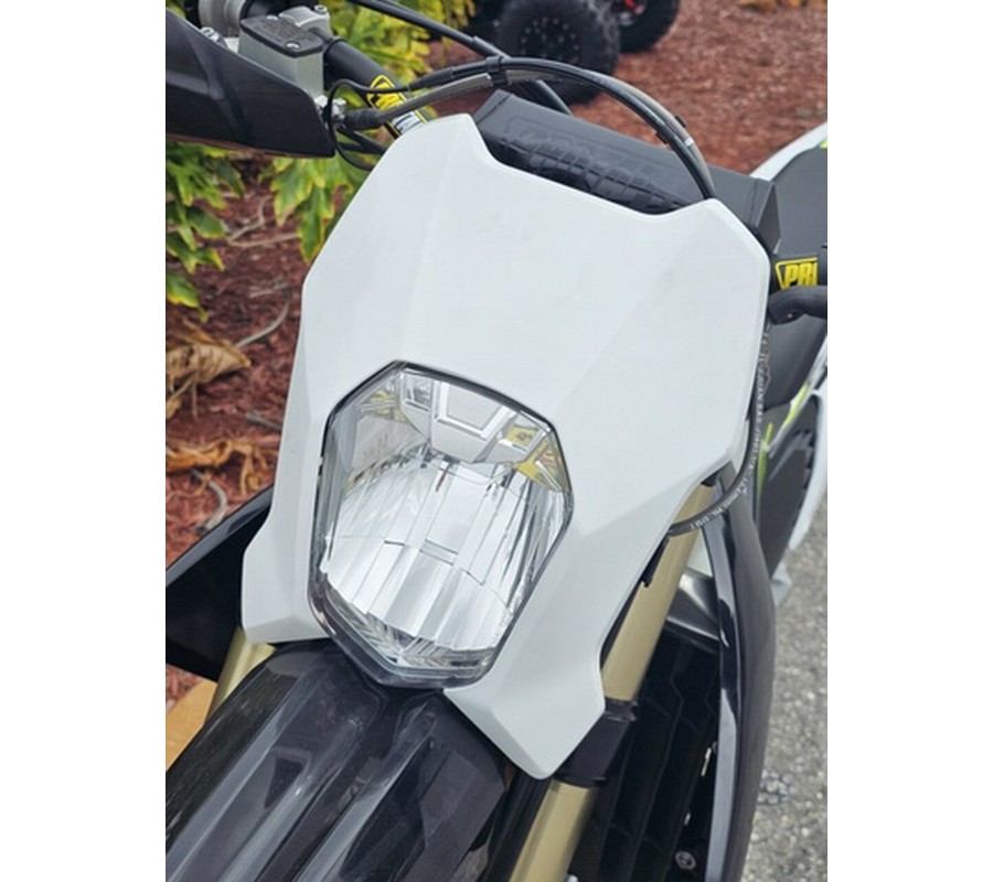 2026 Triumph TF 250-E Jet Black/Pure White 250-E