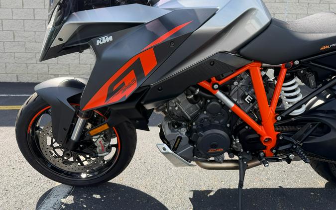 2017 KTM 1290 Super Duke GT
