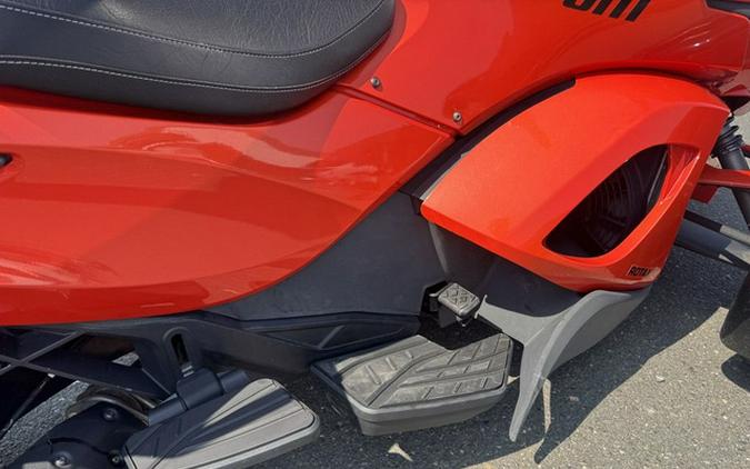 2016 Can-Am Spyder ST-S 5-Speed Semi-Automatic (SE5)