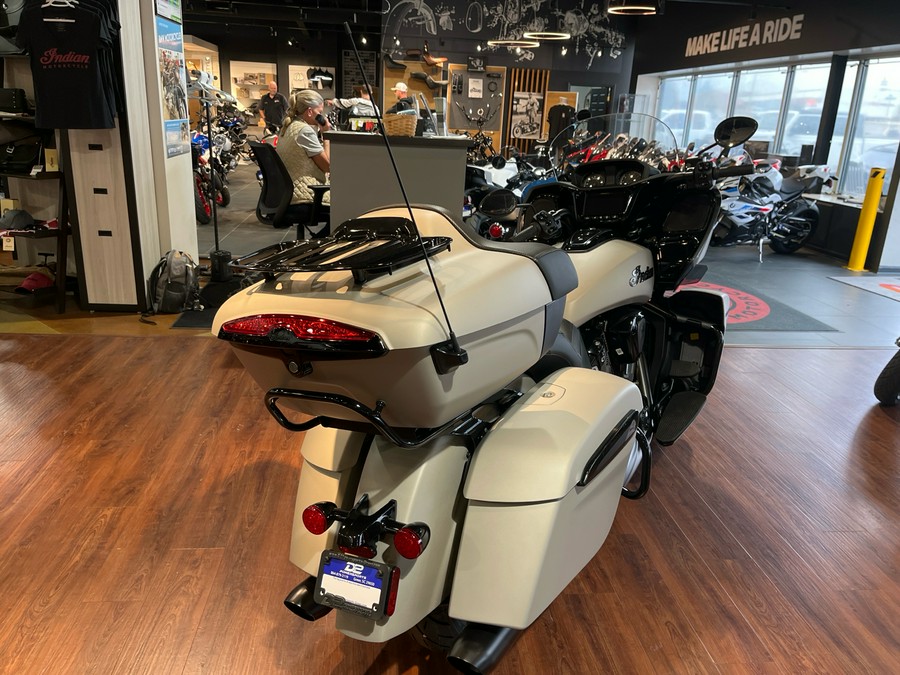 2023 Indian Motorcycle Pursuit® Dark Horse®