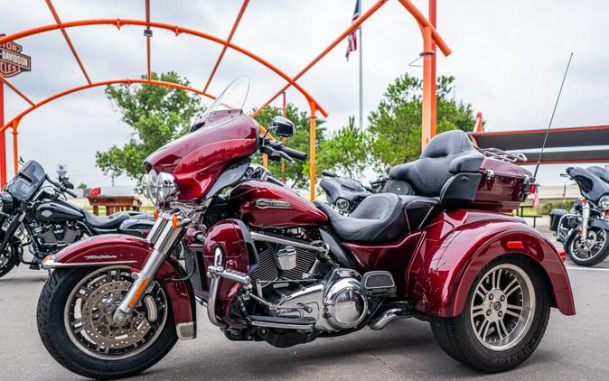 2016 Tri Glide Ultra FLHTCUTG