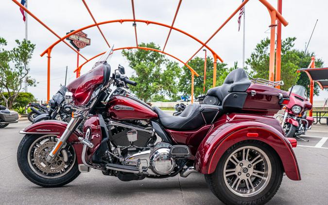 2016 Tri Glide Ultra FLHTCUTG