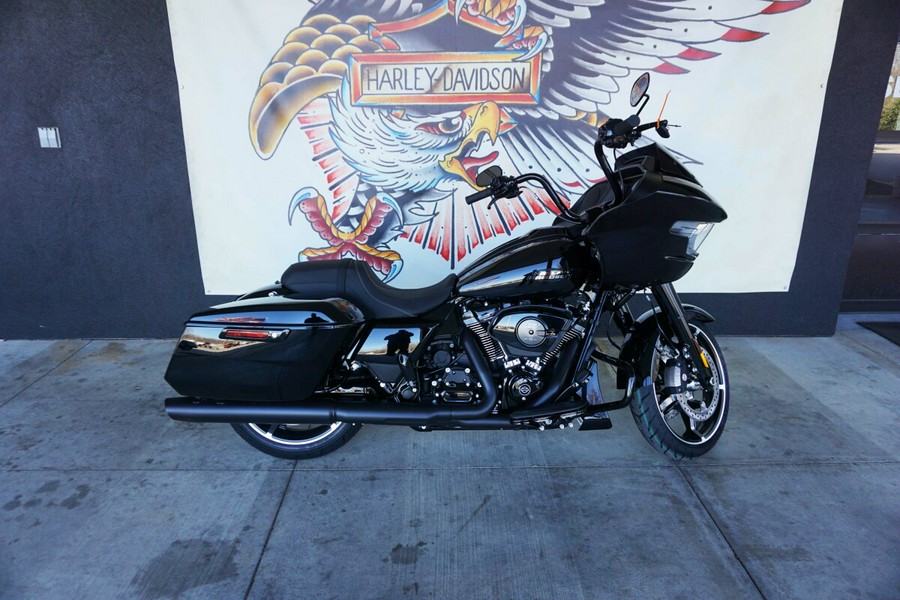 2024 Harley-Davidson Road Glide® Vivid Black