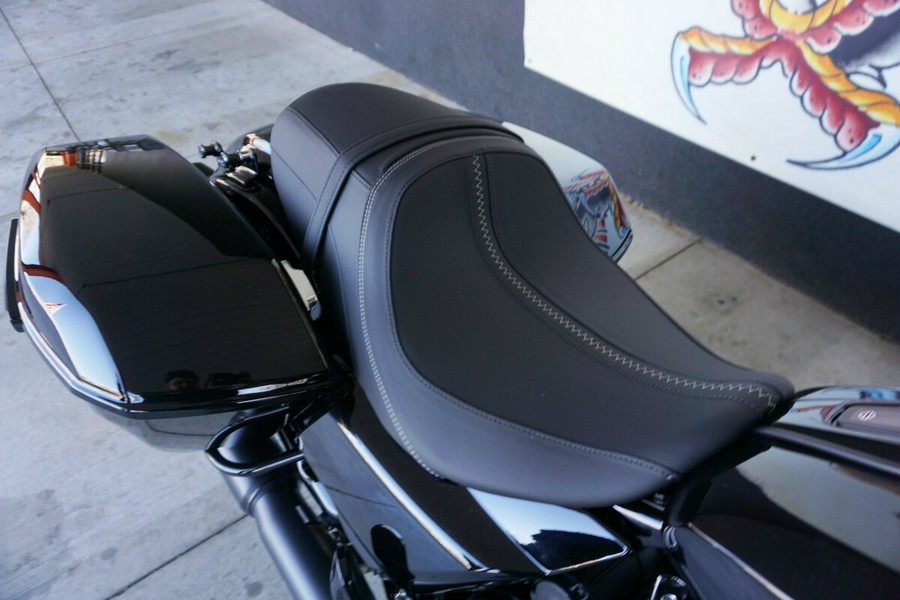 2024 Harley-Davidson Road Glide® Vivid Black