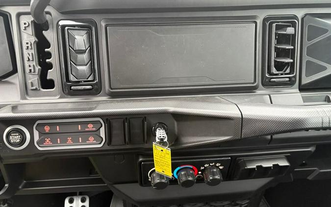 2026 Can-Am Defender MAX Limited HD11