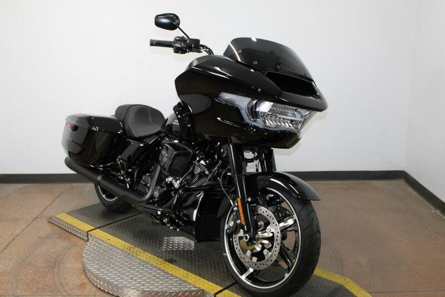 2026 Harley-Davidson® Road Glide® VIVID BLACK