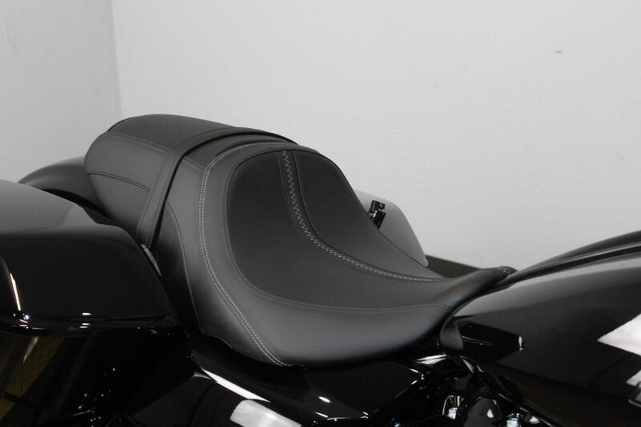 2026 Harley-Davidson® Road Glide® VIVID BLACK