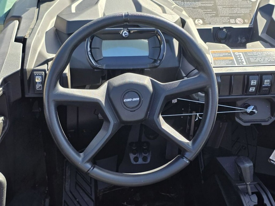 2025 Can-Am Commander DPS 700