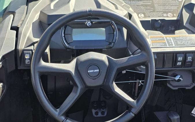 2025 Can-Am Commander DPS 700