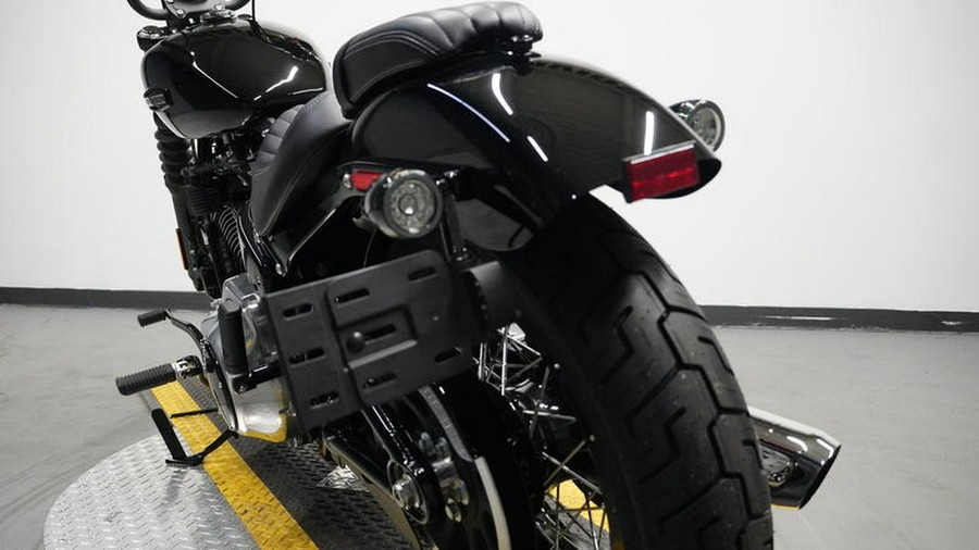 2025 Harley-Davidson® FXBB - Street Bob®