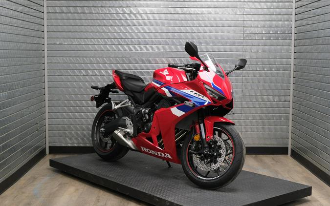 2026 HONDA CBR650R E-CLUTCH