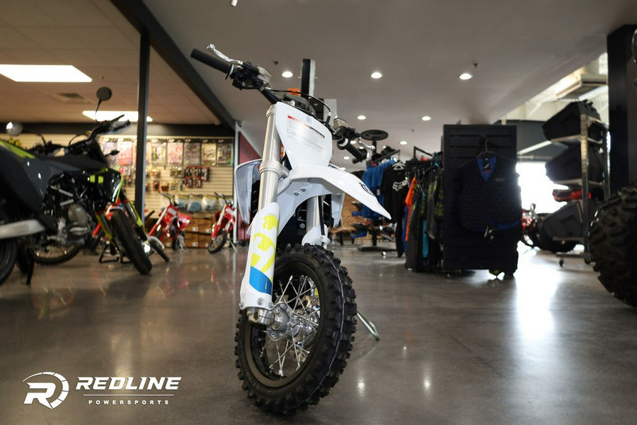 2024 Husqvarna® EE 3