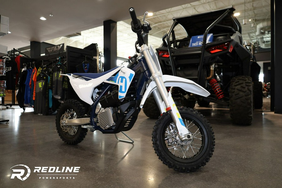 2024 Husqvarna® EE 3