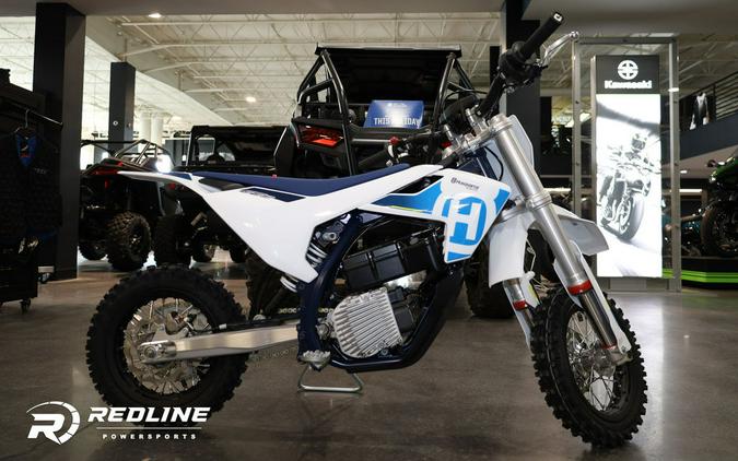 2024 Husqvarna® EE 3