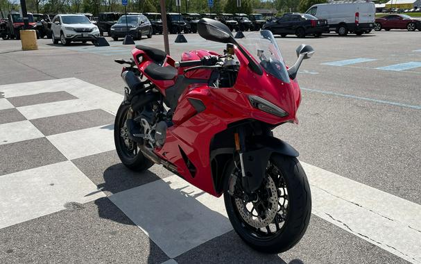 2026 Ducati Panigale V2 - DEMO