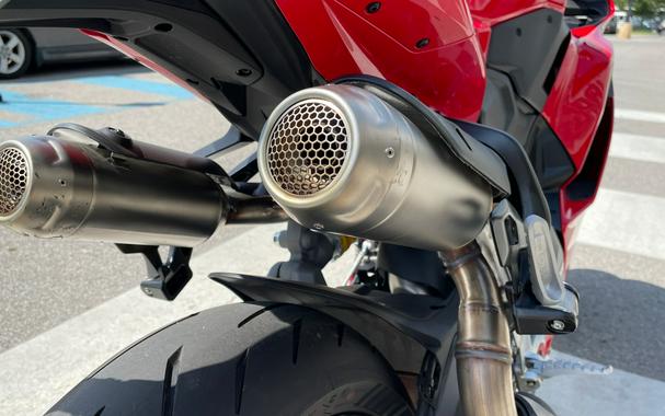 2026 Ducati Panigale V2 - DEMO