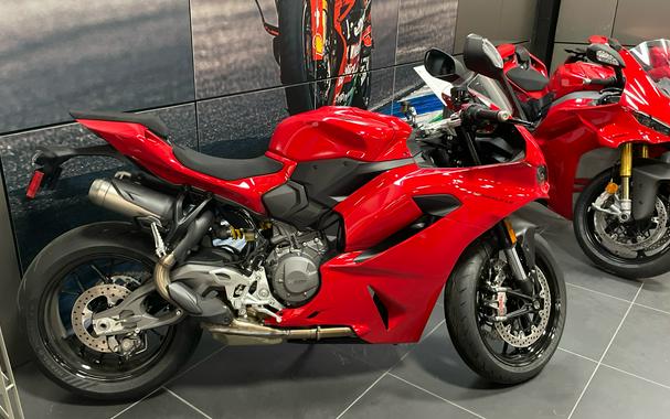 2026 Ducati Panigale V2 - DEMO