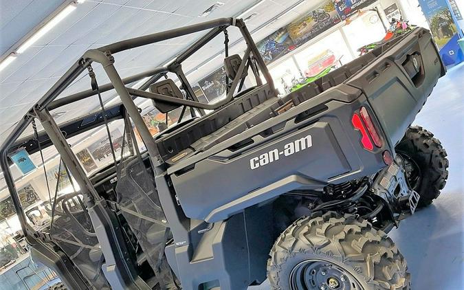 2023 Can-Am® Defender MAX HD7