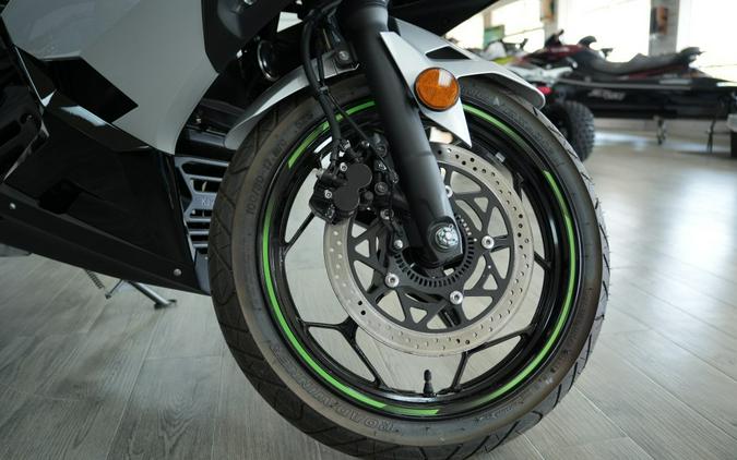 2024 Kawasaki Ninja e-1 ABS