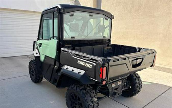 2024 Can-Am Defender DPS CAB