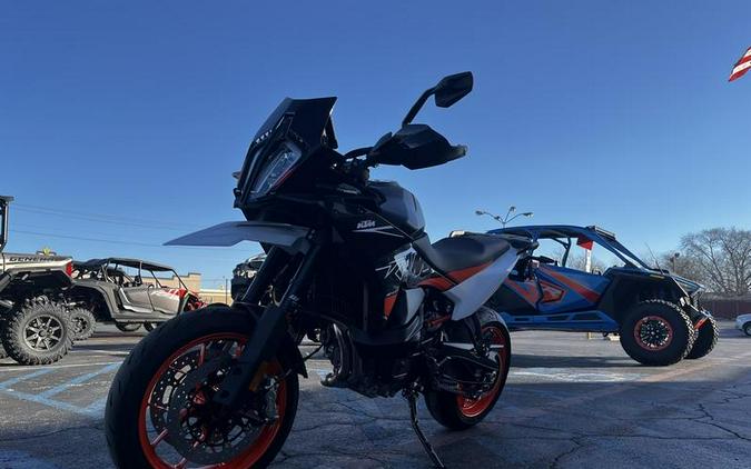 2024 KTM 890 SMT