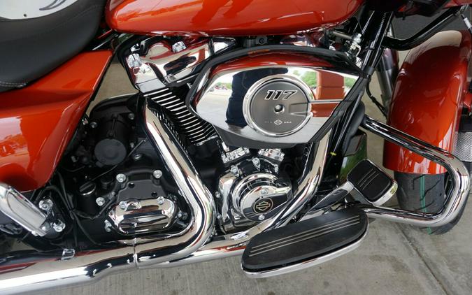 2024 Harley-Davidson Road Glide® Whiskey Fire