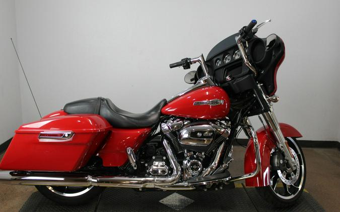Harley-Davidson® Street Glide® 2023 FLHX 661213A REDLINE RED