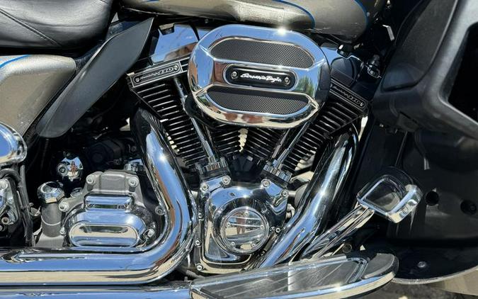 2016 Harley-Davidson® FLTRUSE - CVO™ Road Glide Ultra®