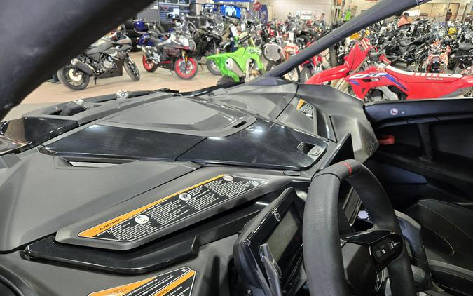 2026 CAN-AM MAVERICK R X RS 999T DCT