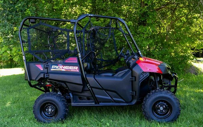 2026 Pioneer 700 Deluxe - Honda